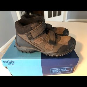 Stride rite boys boots size 2.5